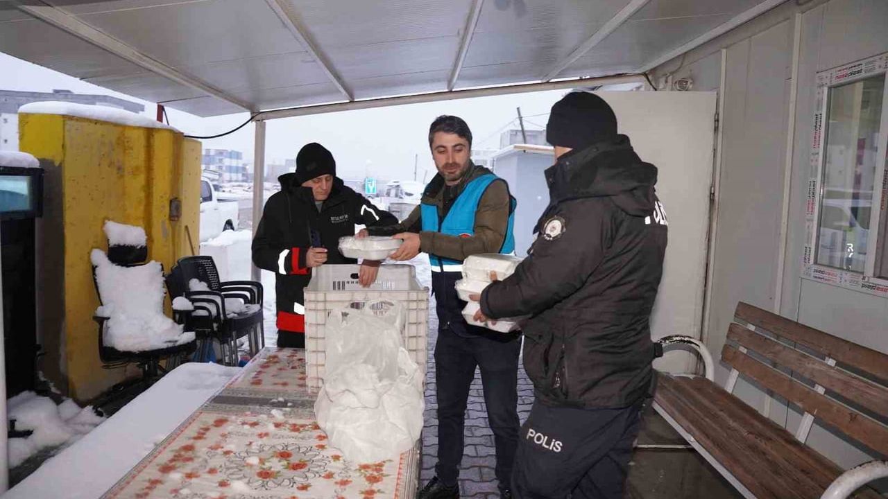 Kahta Belediyesi Karla Mücadele İçin Harekete Geçti