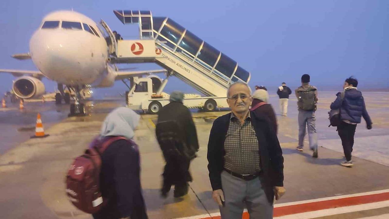 Kalbi Sağ Tarafta Olan Umreci Mekke'de Evlilik Yıl Dönümünü Kutladı