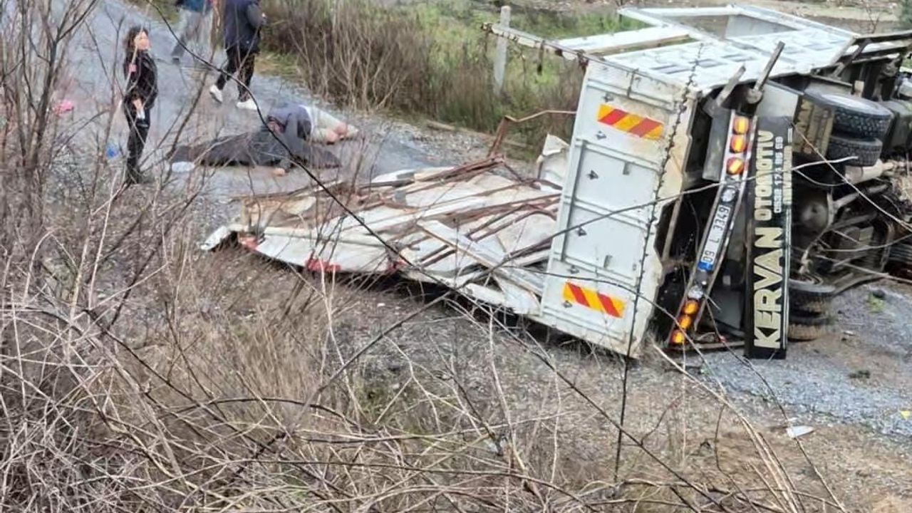 Kamyon Tali Yola Uçtu: 1 Ölü, 1 Yaralı