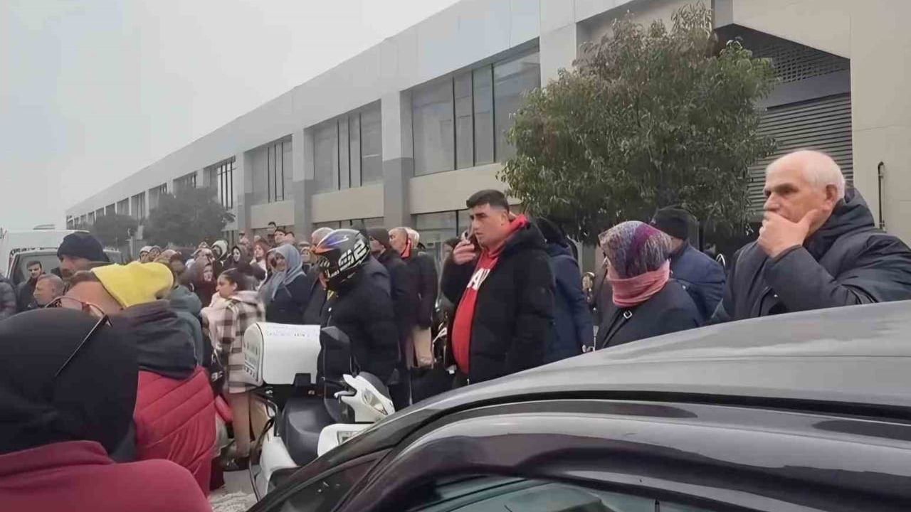 Kamyonun Yaya Geçidinde Çarptığı Kadın Yaralandı