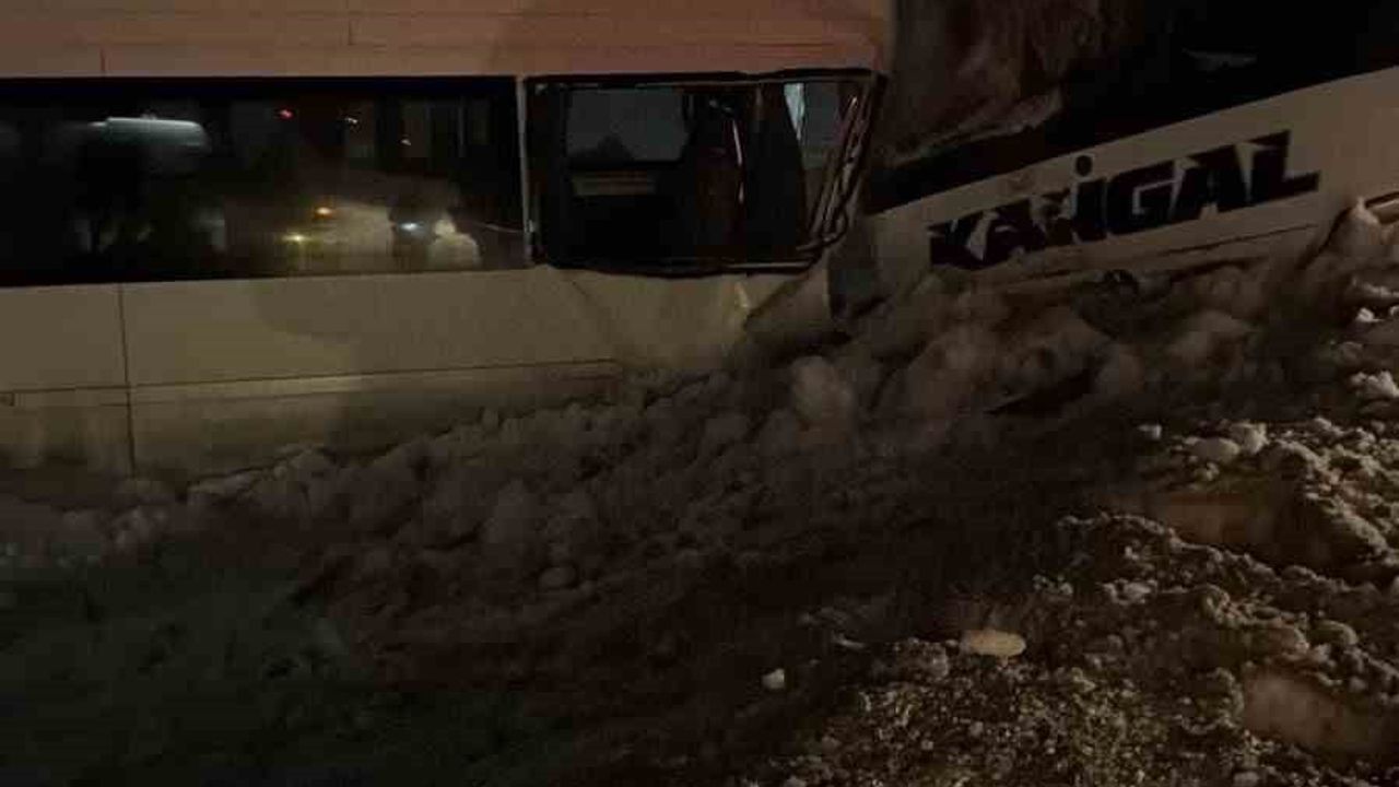 Kangal Termik Santrali İşçilerini Taşıyan Servis Kazası: 6 Yaralı