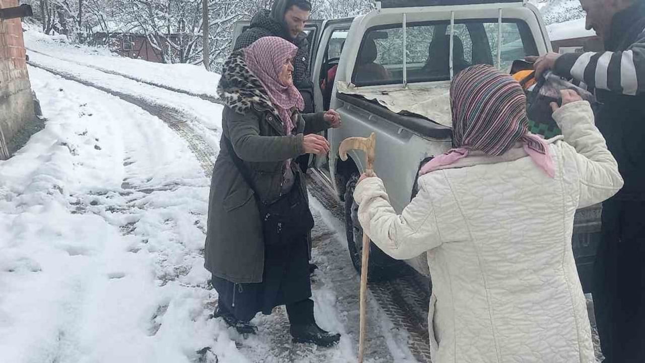 Kanser Hastasına Acil Yardım: Devrek'ten Köy Hizmetleri Ekibi İmdağa Koştu