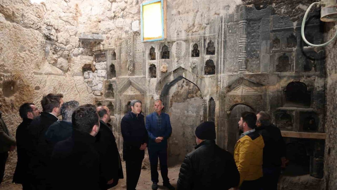 Kapadokya Alan Başkanı Cem Aslanbay'dan Tarihi İbadethane İncelemesi