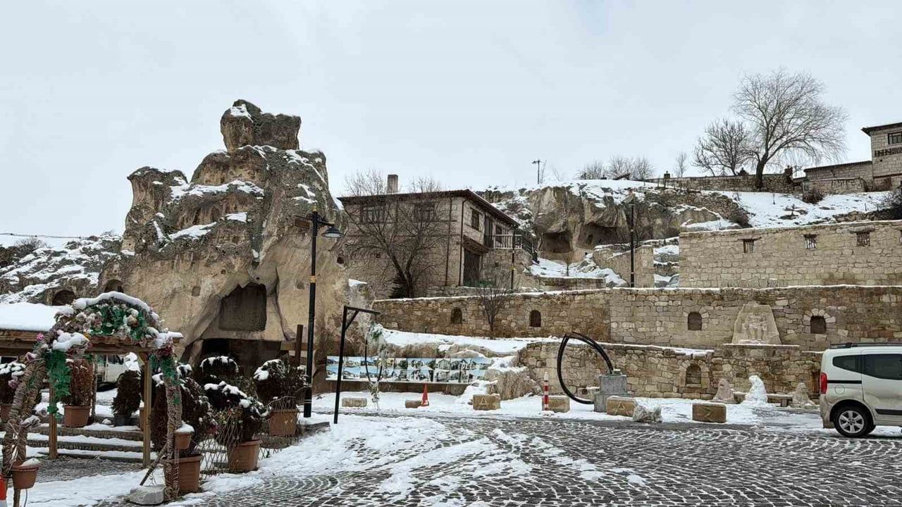 Kar Altındaki Frig Vadisi: Doğa ve Tarihin Buluştuğu Yer