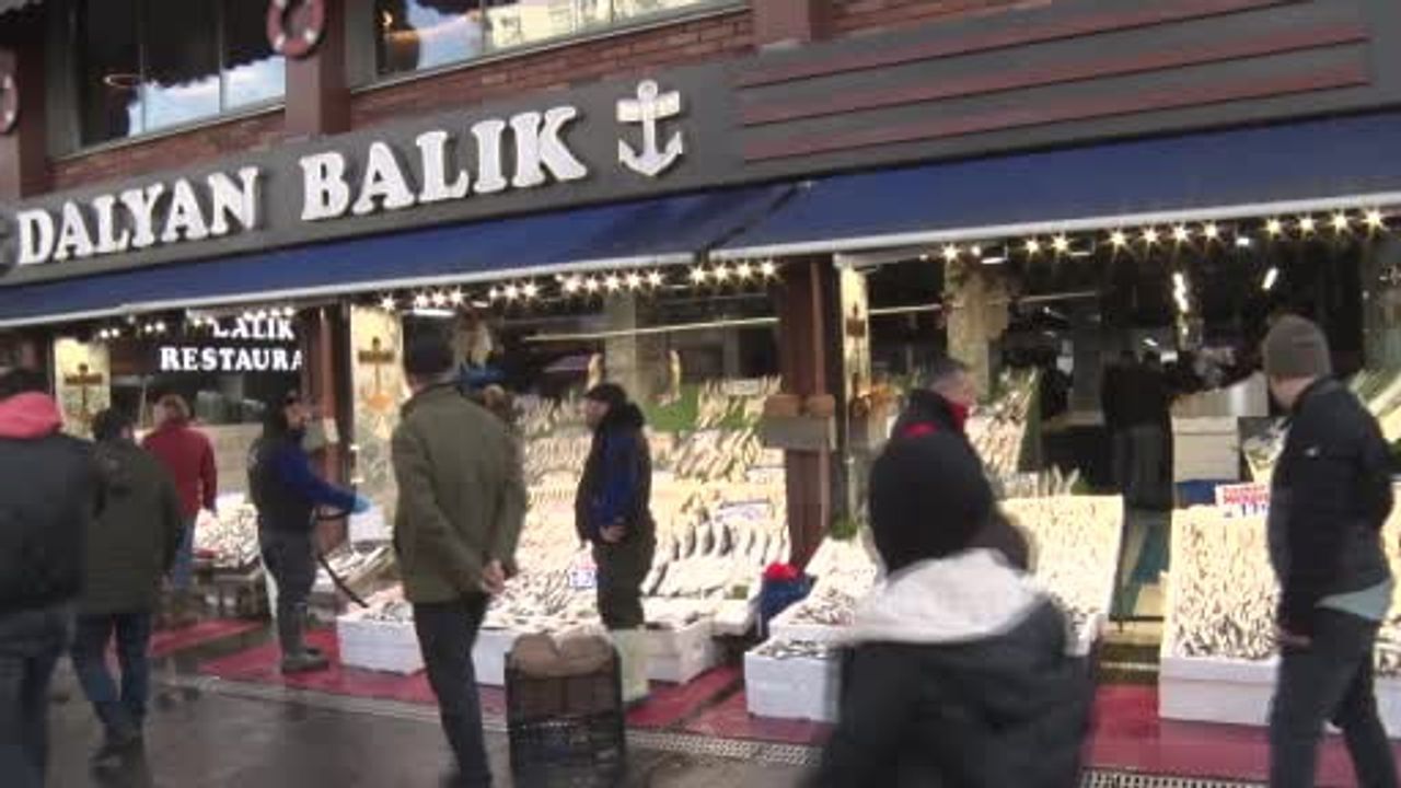 Kar Yağışı Balık Tezgahlarını Şenlendirdi: Kayseri'de Fiyatlar ve Çeşitler