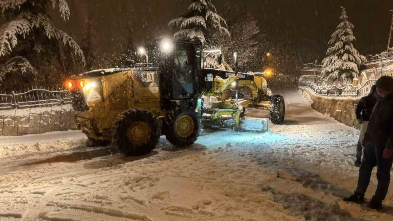 Kar Yağışı Konya’yı Beyazla Kapladı