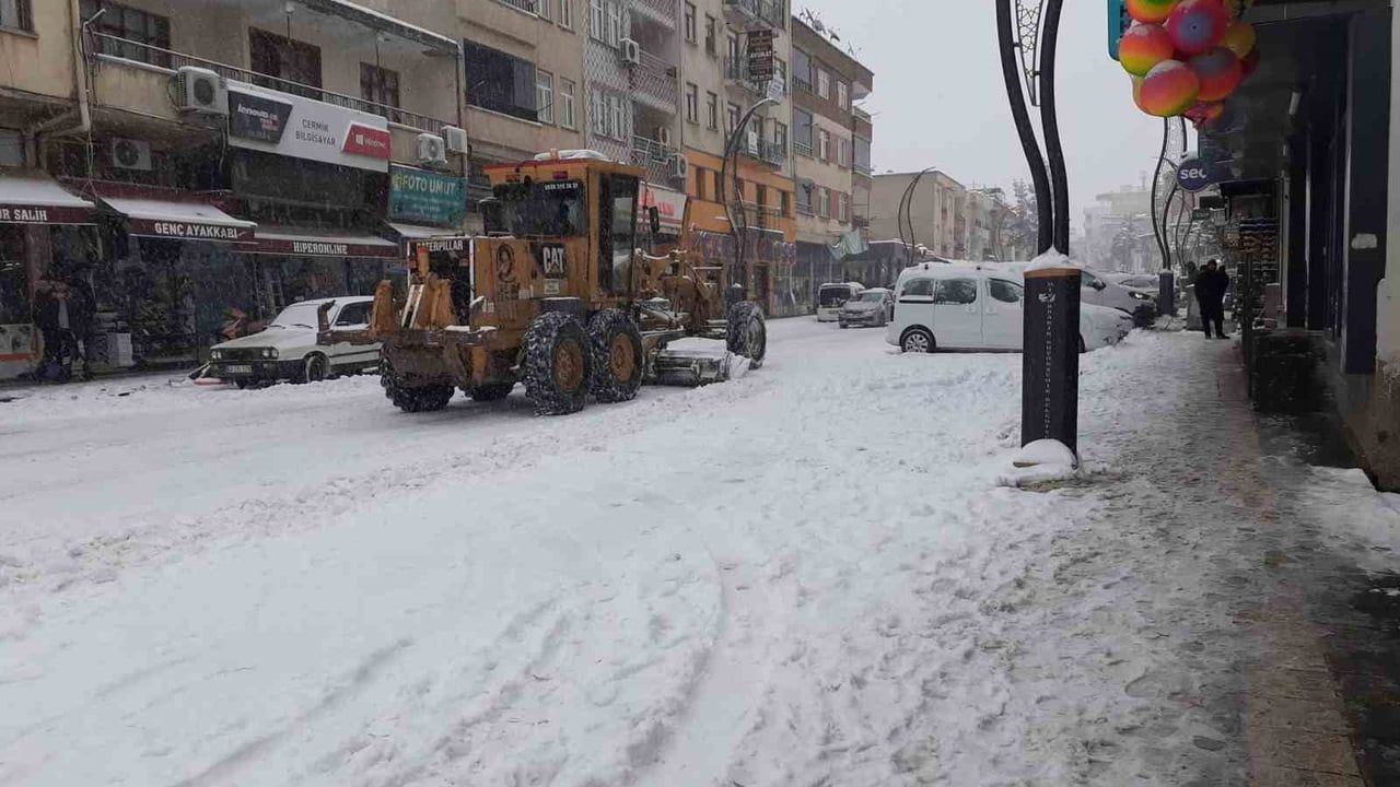 Kar Yağışı Nedeniyle Bağlantılar Kesildi