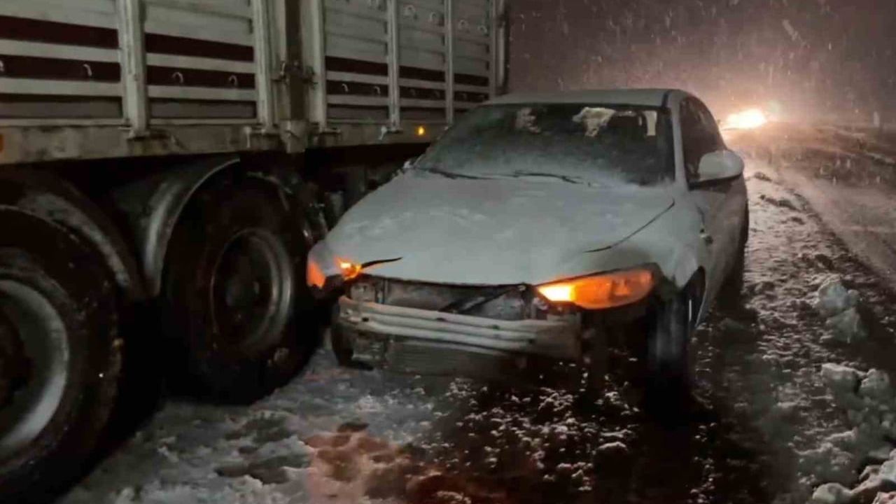 Kar Yağışı Nedeniyle D-400 Karayolu Kapandı