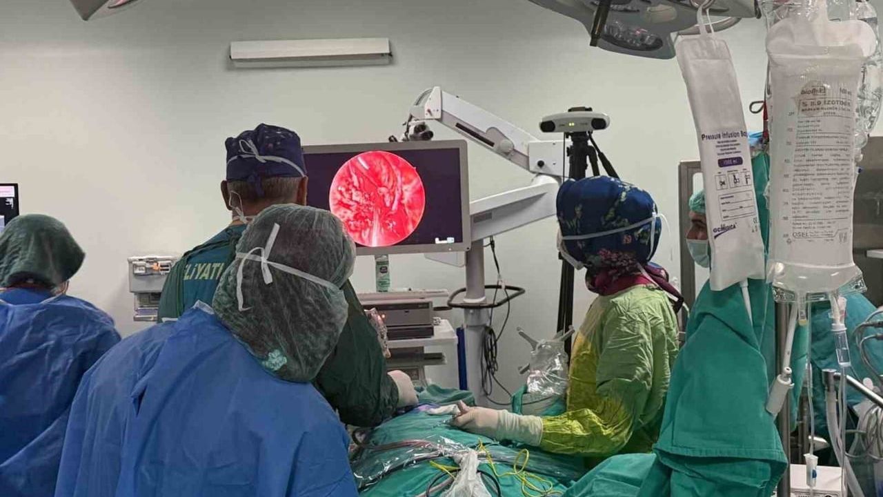 Karabük'te Burundan Beyin Tümörü Ameliyatı Başarıyla Gerçekleştirildi