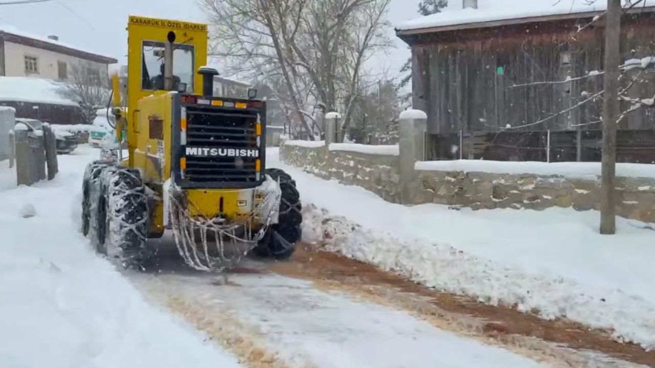 Karabük'te Kapalı Köy Yolu Sayısı 115 Olmaya Yükseldi