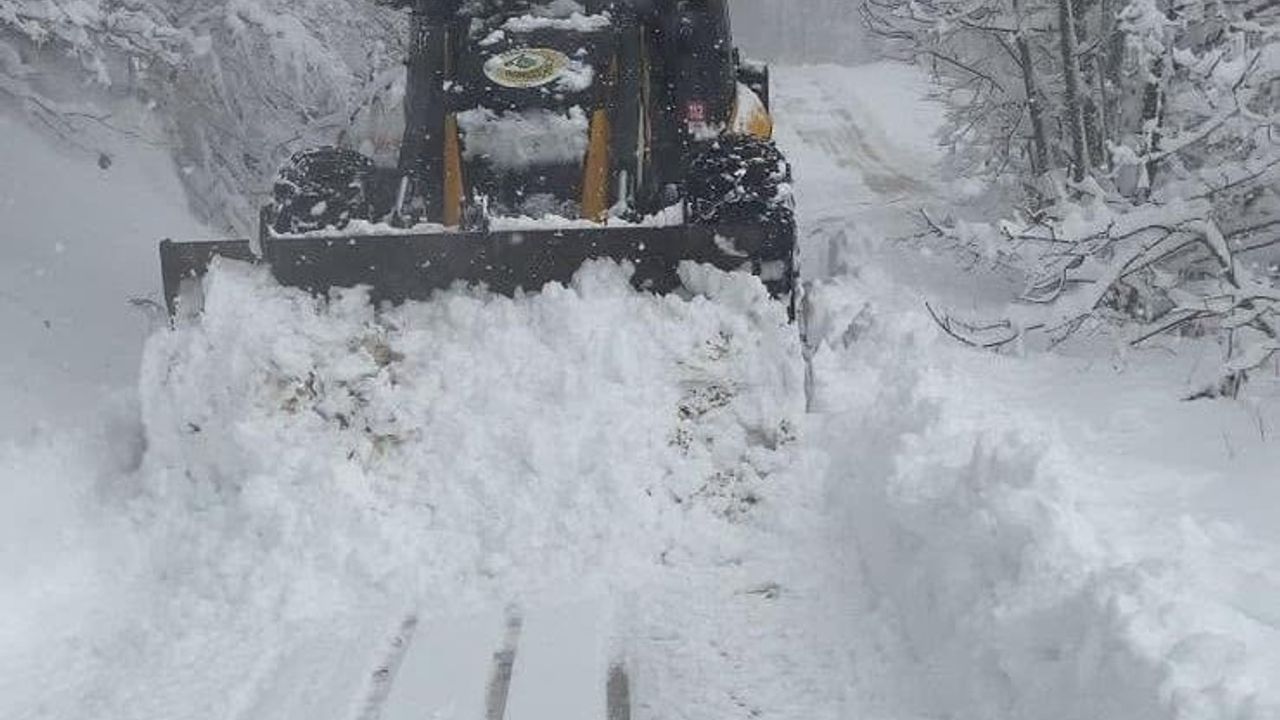 Karabük’te Kapanan Köy Yolları Yeniden Ulaşıma Açıldı
