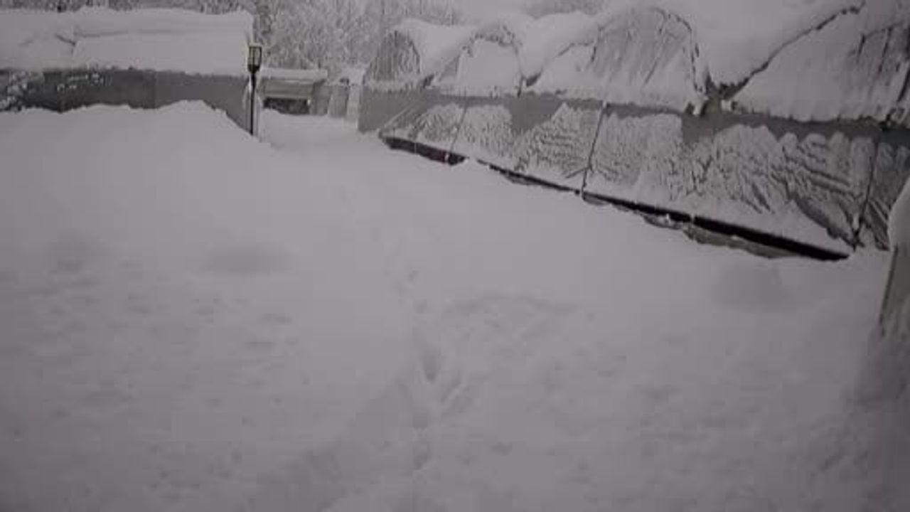 Karabük'te Kar Altında Kalan Çiftçi Komşularının Yardımıyla Kurtarıldı