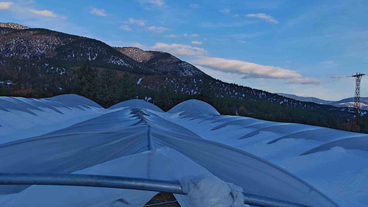Karabük'teki Sera Çökmesi Anı