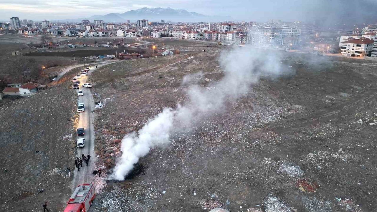 Karaman'da Boş Arazide Yangın Çıktı
