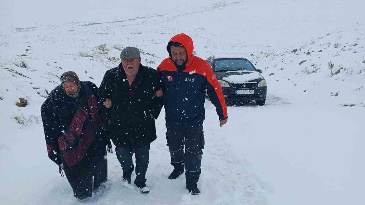 Karaman'da Mahsur Kalan Yolcular Kurtarıldı