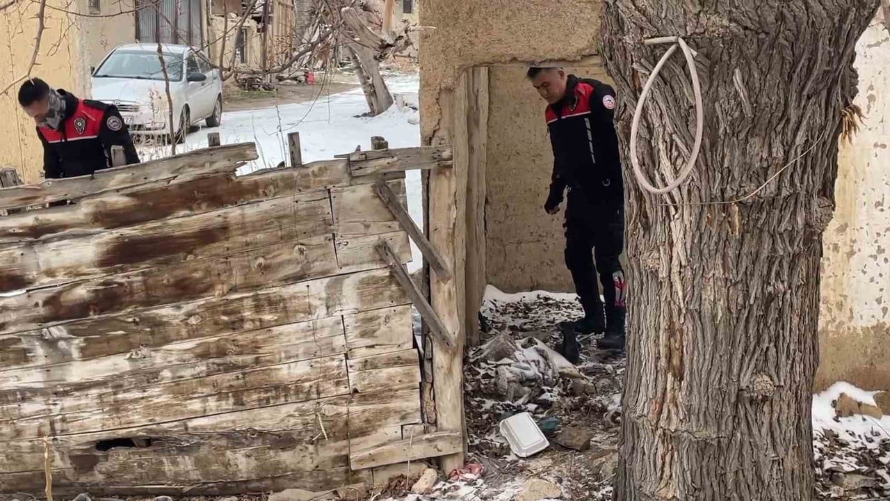 Karaman'da Metruk Evde Tabanca Bulundu