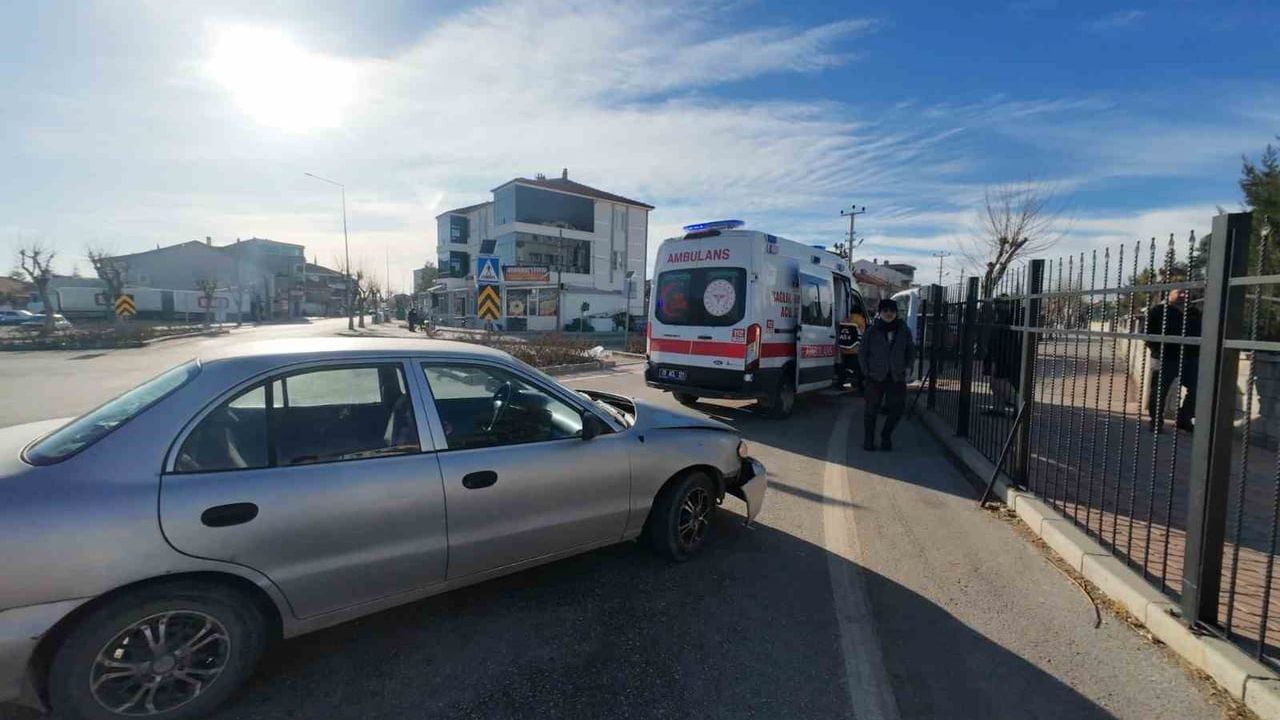 Karaman'da Trafik Kazası: 3 Yaralı