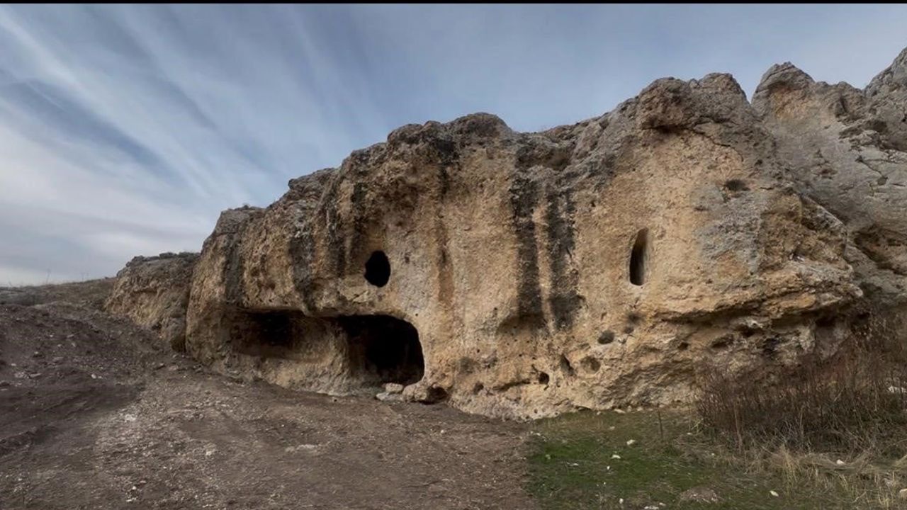 Karayazı'da Geleneksel Ters Lale Festivali Başlıyor