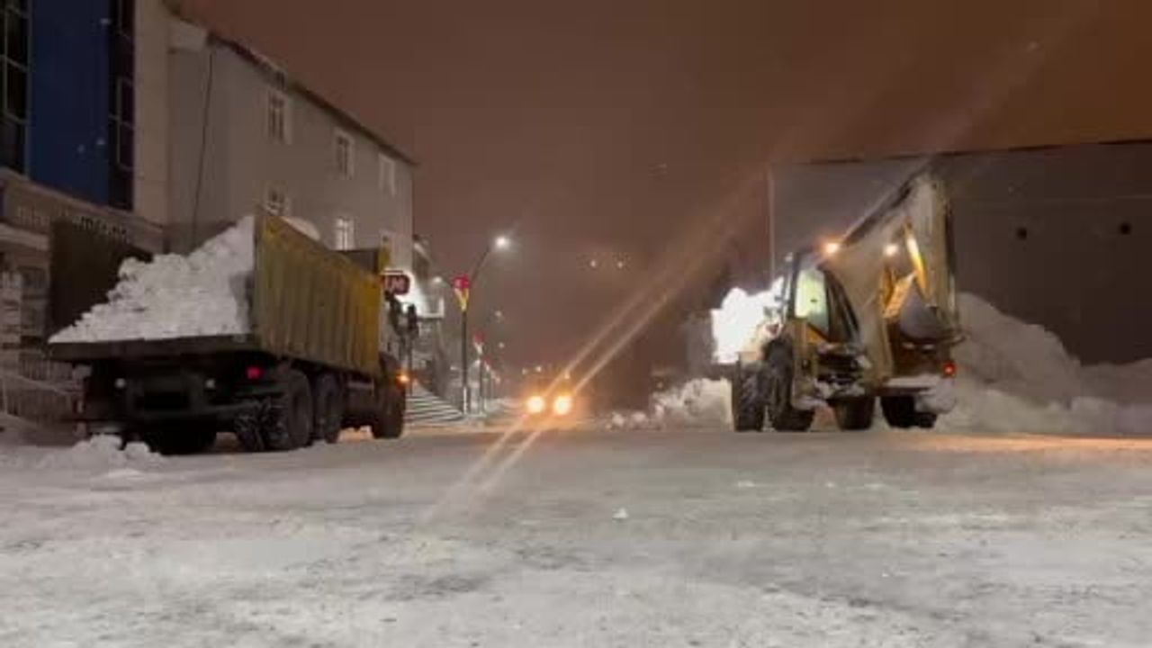 Karayazı'da Karla Mücadele Çalışmaları