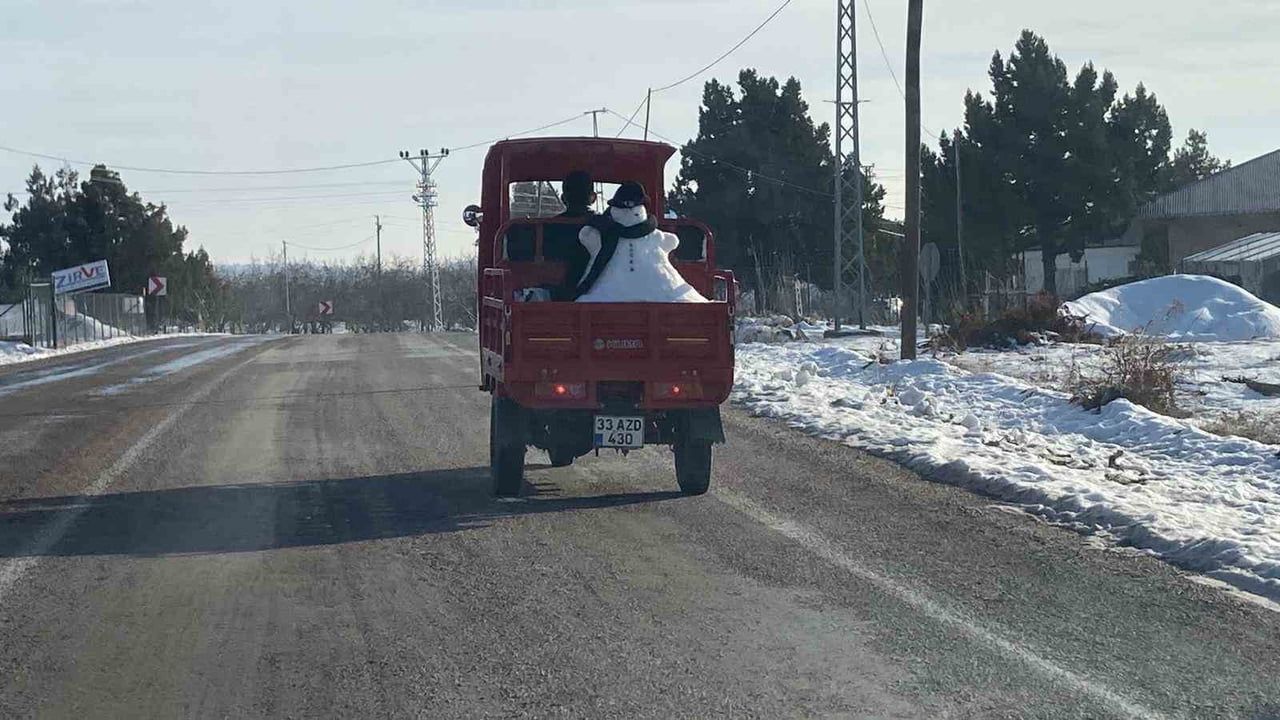 Kardan Adam Motosikletle Yolculuk Etti