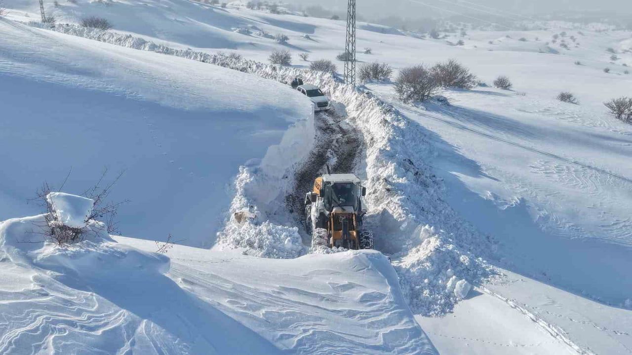 Karla Kaplı Mezrada Mahsur Kalan Besicinin Kurtuluşu