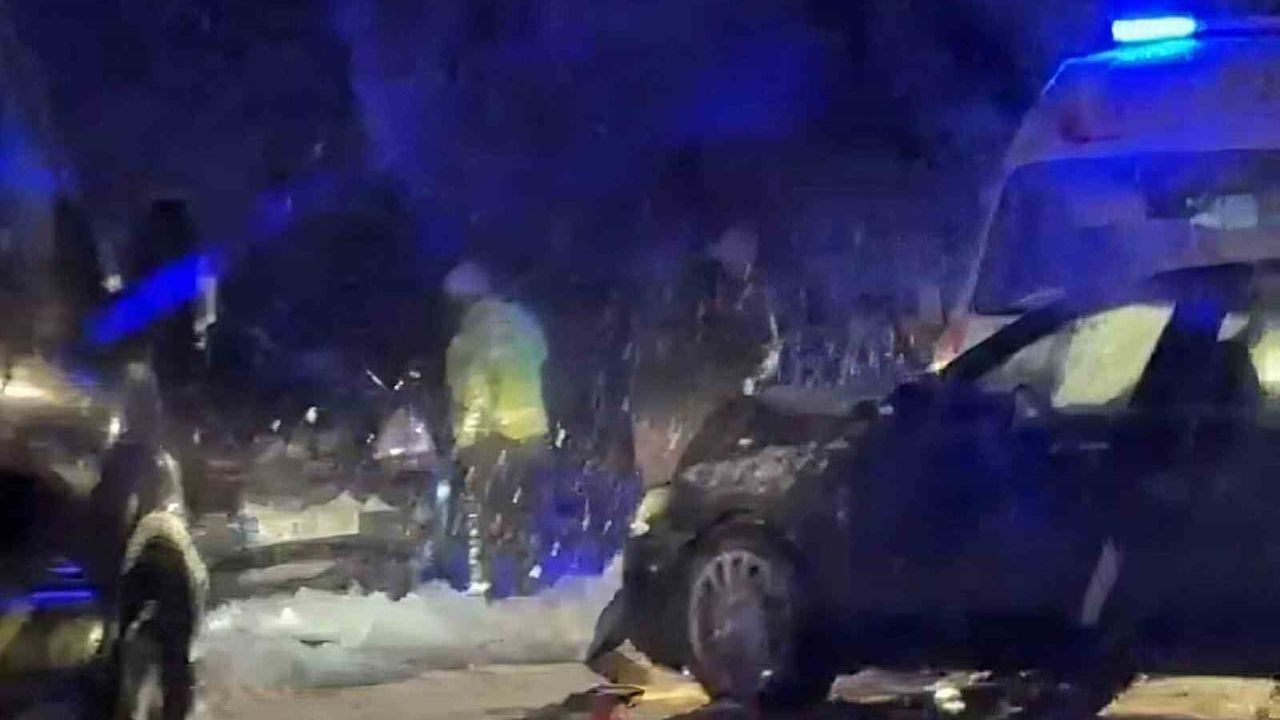 Karla Kaplı Yolda Feci Kaza: 6 Yaralı