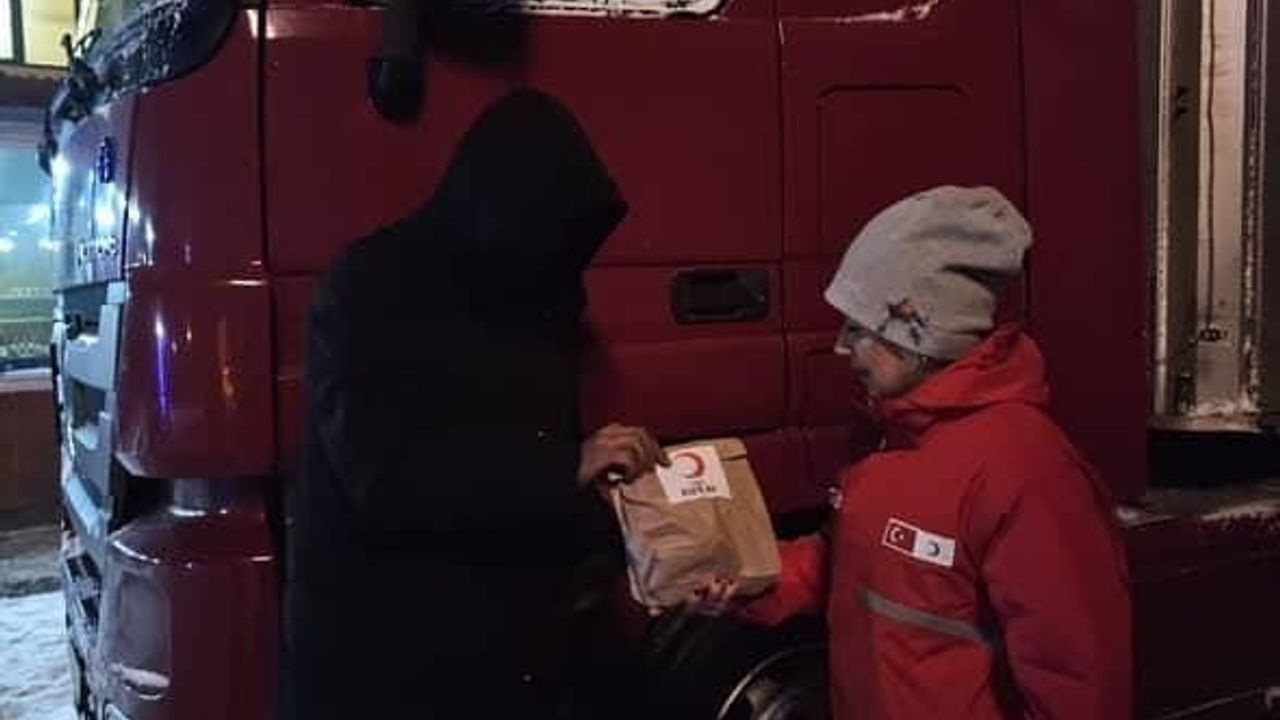 Kars'ta Kızılay'dan Kar ve Tipiyle Mücadele Desteği