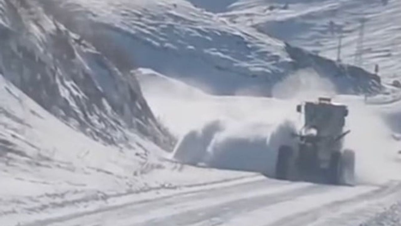 Kars’ta Köy Yolları Açık Tutuluyor