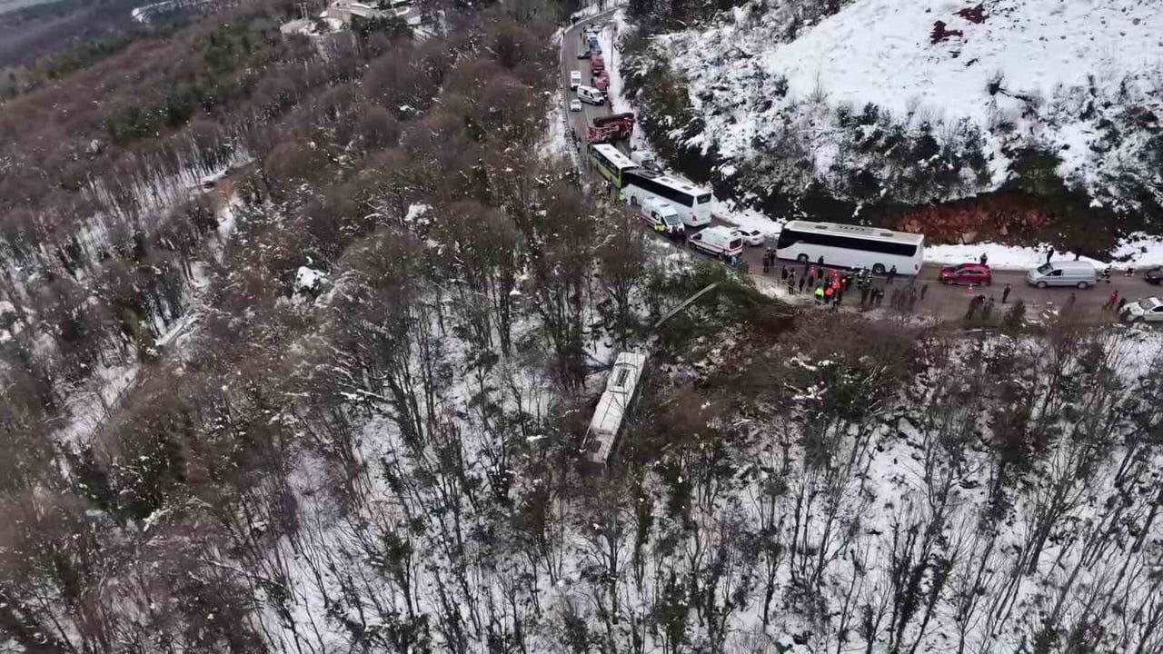 Kartepe’de Otobüs Kazası: 22 Yaralı