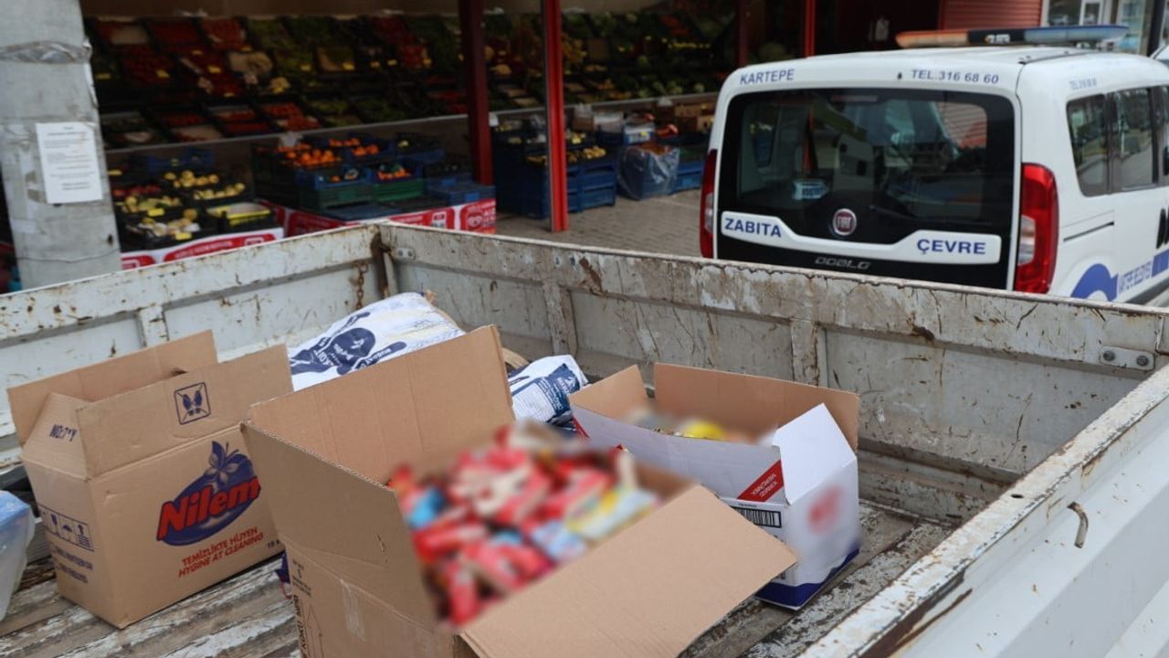 Kartepe'de Zabıta Denetimleri: Tarihi Geçmiş Ürünler İmha Ediliyor