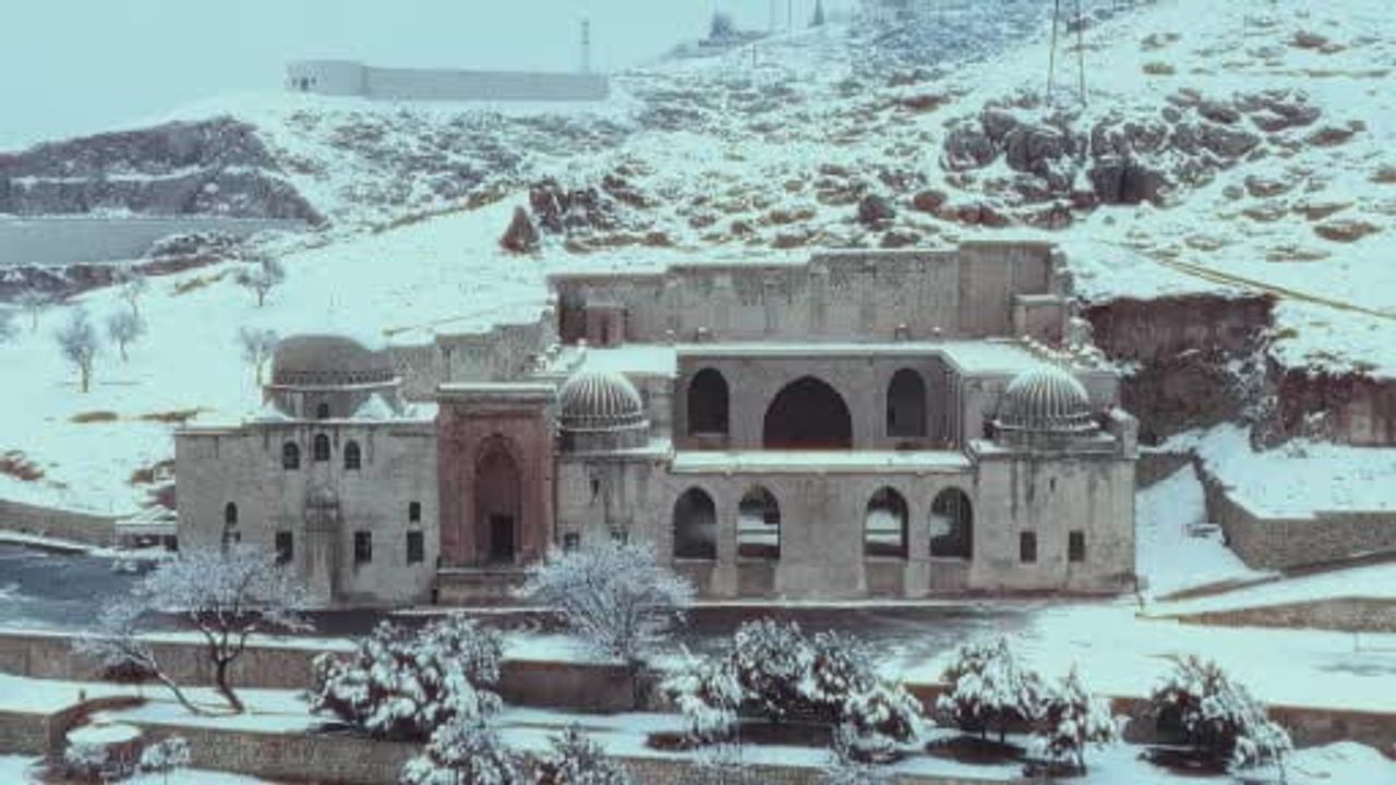 Kasımiye Medresesi'nin Kış Güzelliği Dronla Görüntülendi