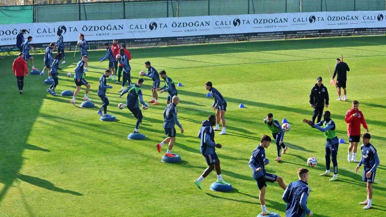 Kasımpaşa Antalya'da Devre Arası Hazırlıklarını Sürdürüyor