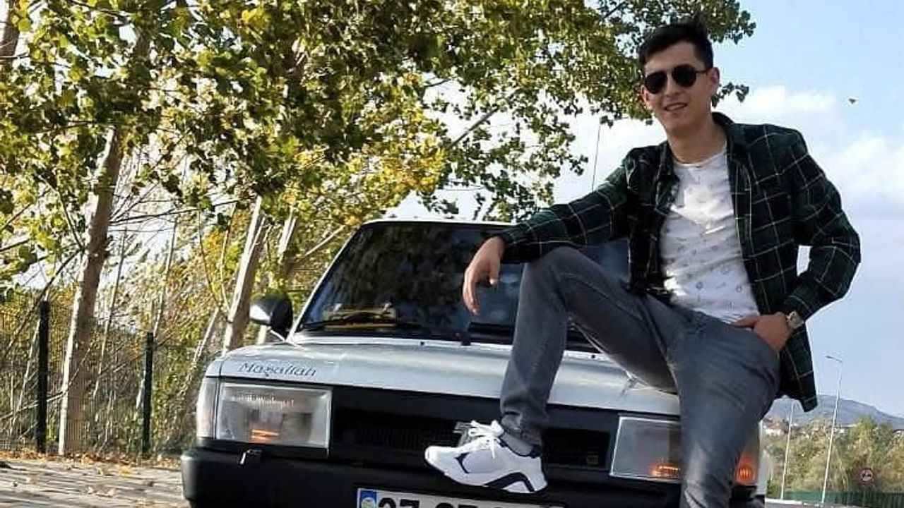 Kastamonu'da Ağaçla Çarpışan Araçta Sürücü Hayatını Kaybetti