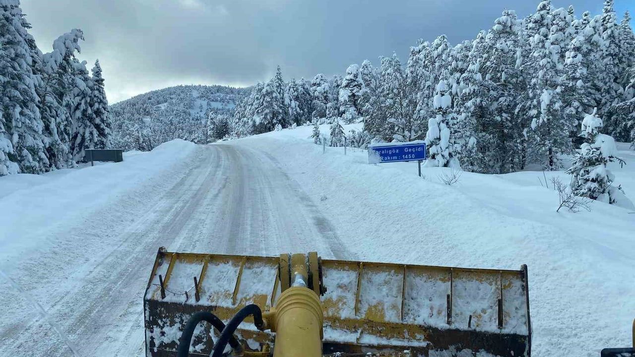 Kastamonu'da Kar Nedeniyle 611 Köy Yolu Kapalı