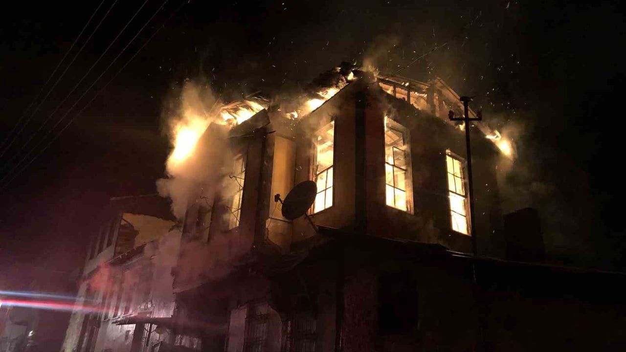 Kastamonu’da Tarihi Konağın Yangını