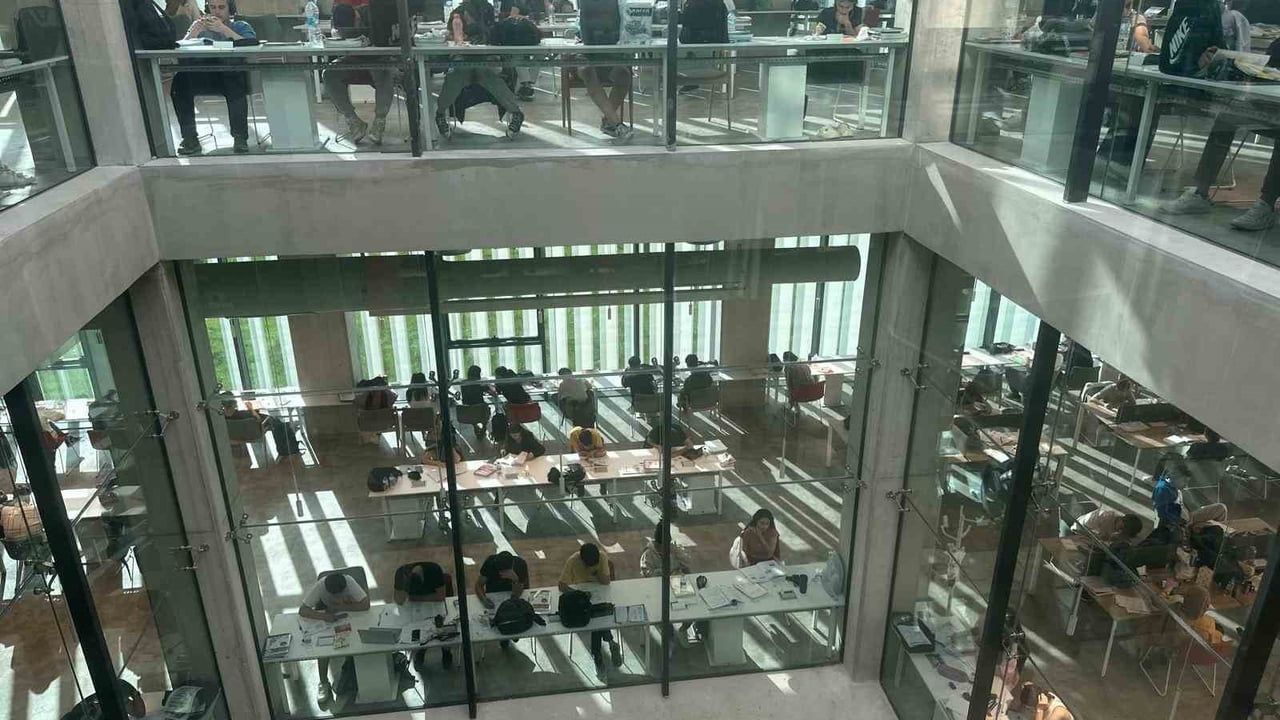 Kayapınar Halk Kütüphanesi 2025'te 346 Bin Kullanıcıya Ulaştı