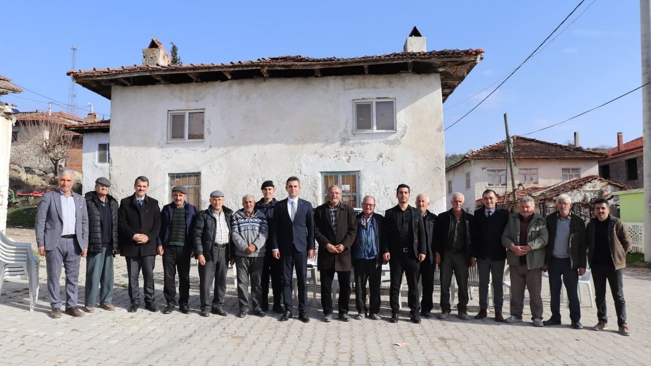 Kaymakam Yıldız, Öğrencilerle Sıra Arkadaşlığı Yaptı