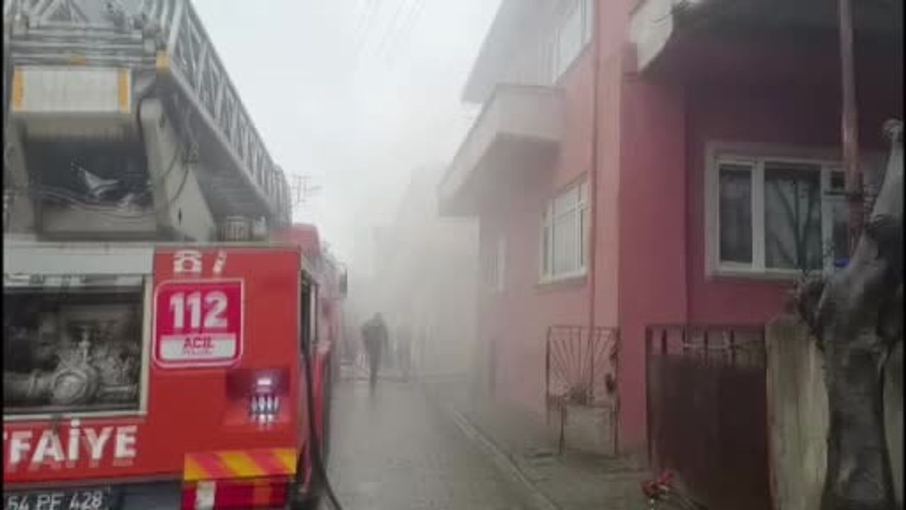 Kaynarca'da Yabancı Uyruklu Ailenin Evinde Yangın Çıktı