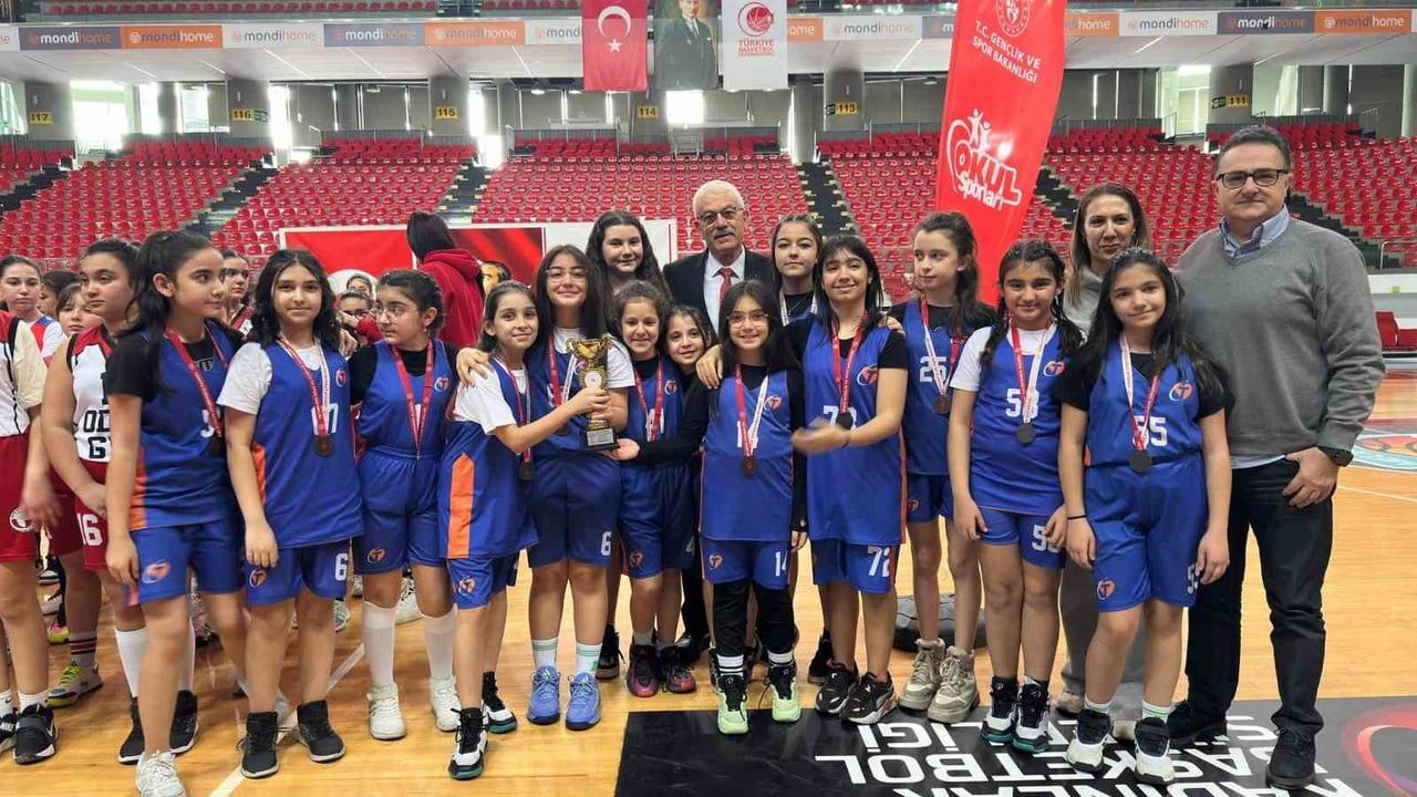 Kayseri'de Basketbol Küçük Kızlar İl Birinciliği Müsabakası Tamamlandı