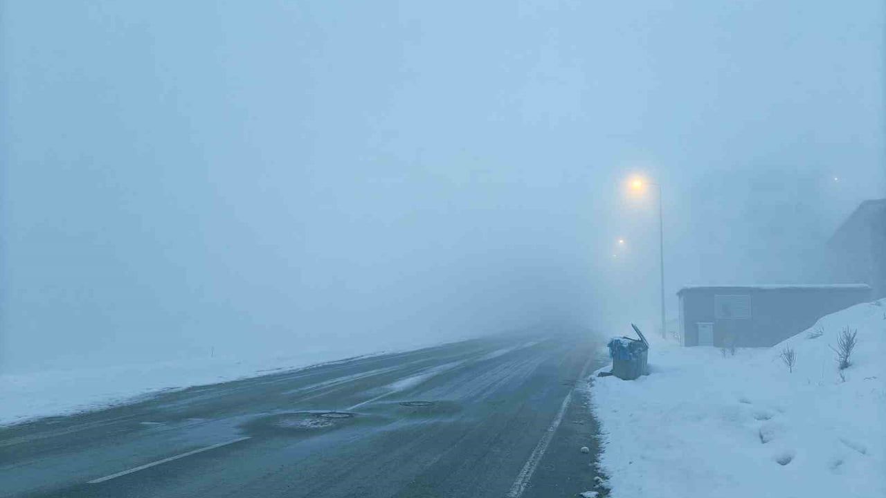 Kayseri'de Sis Etkisi Görüş Mesafesini Kısıtladı