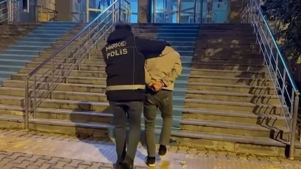 Kayseri'de Sokak Satıcılarına Operasyon: 8 Gözaltı