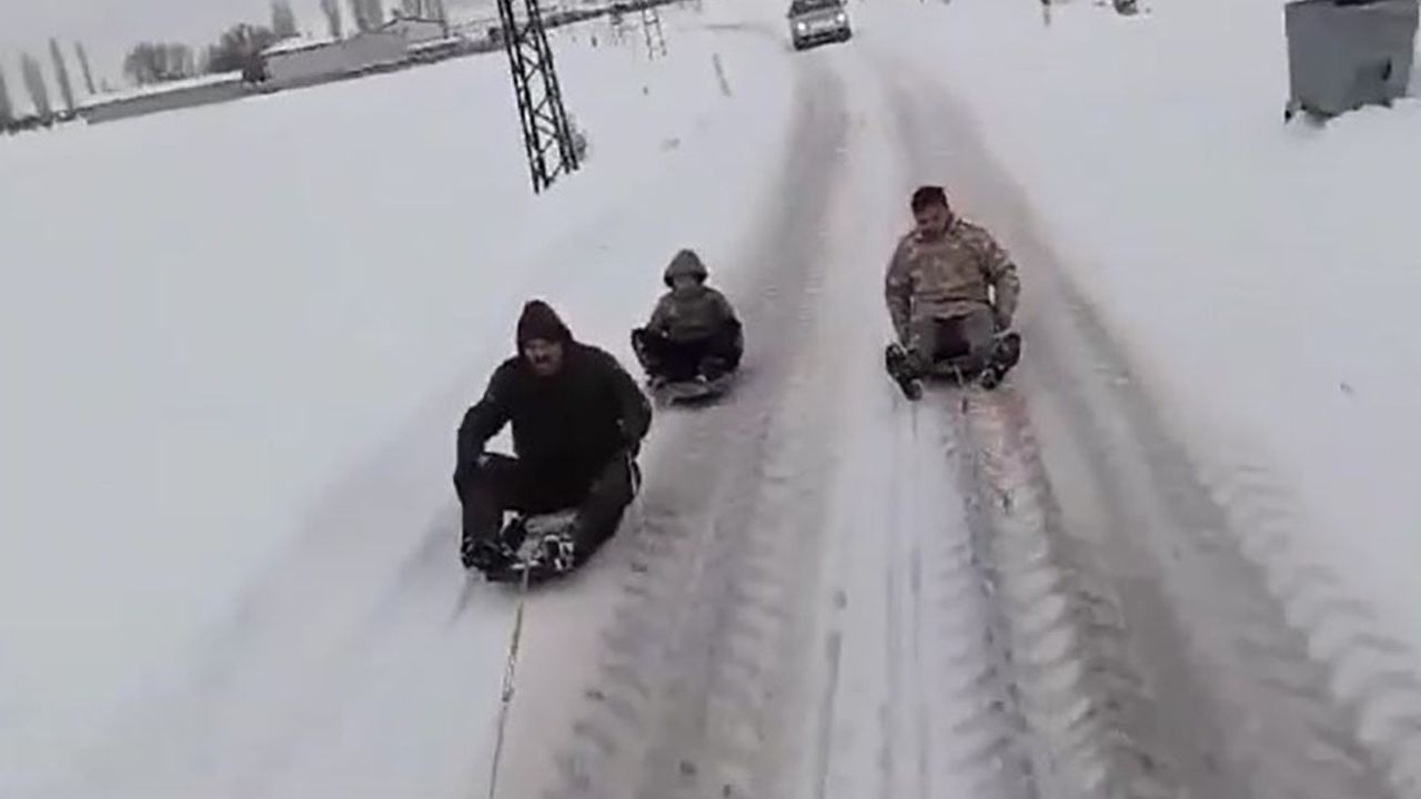 Kayseri'de Traktörle Kayak Keyfi