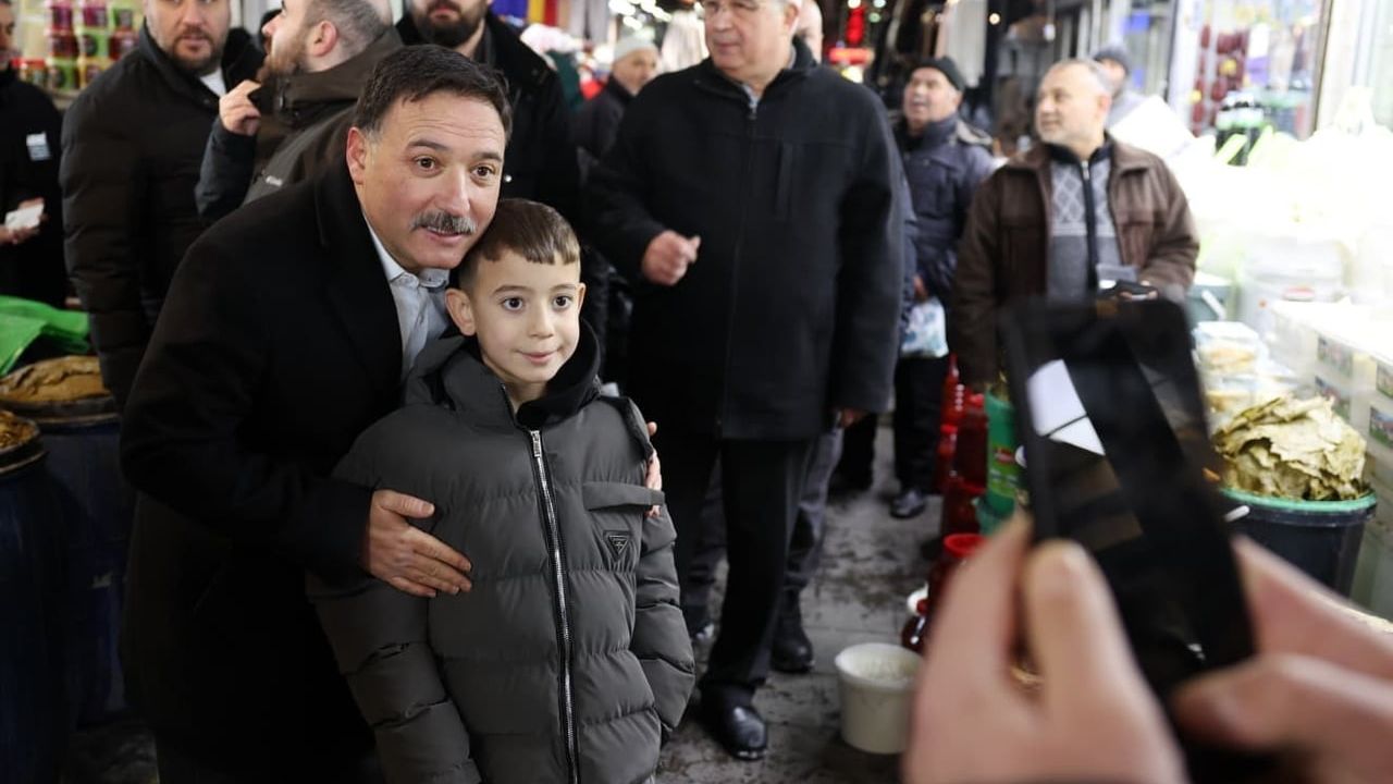 Kayseri Valisi Çiçek Yılın İlk Mesai Gününde Esnafı Ziyaret Etti