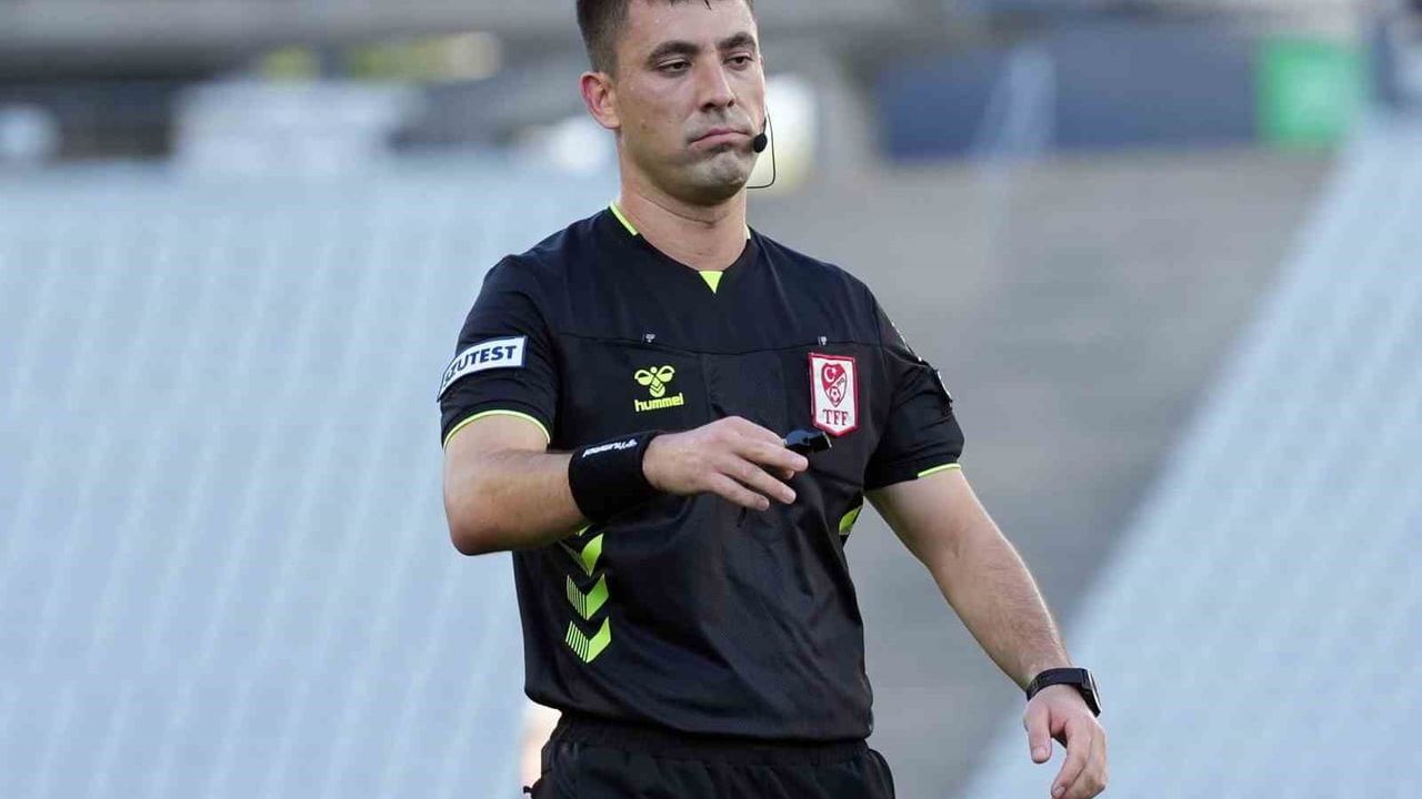 Kayserispor - Başakşehir Maçının Hakemleri Belli Oldu