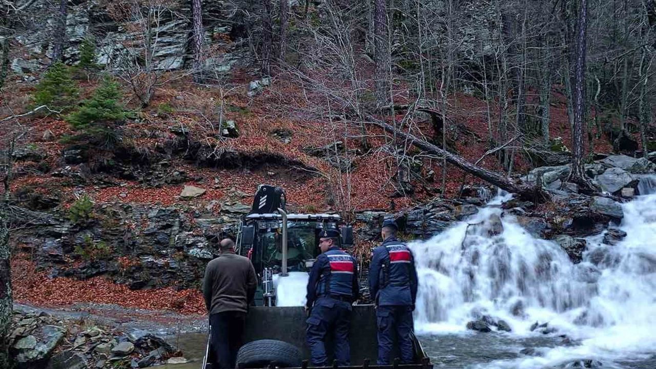 Kaz Dağları'nda Mahsur Kalan İki Kişi Kurtarıldı