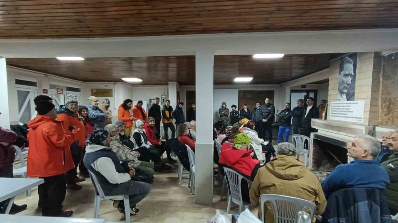 Kazıkbeli Savaşı Anmasına Honaz Dağı Zirve Tırmanışı