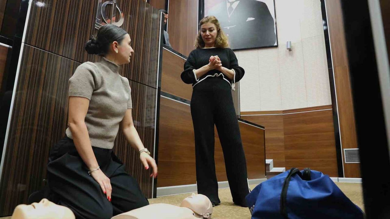 Keçiören Belediyesi'nden Personellere İlk Yardım Eğitimi