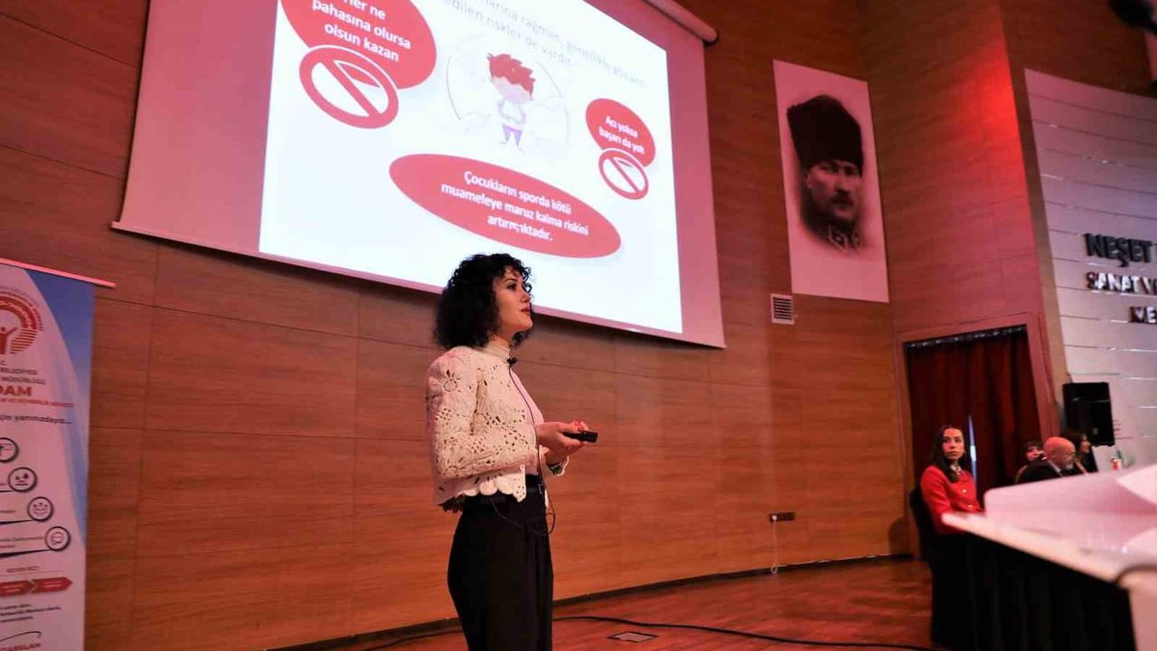 Keçiören'den Gençlere 'Sağlıklı Zihin, Güçlü Beden' Sempozyumu