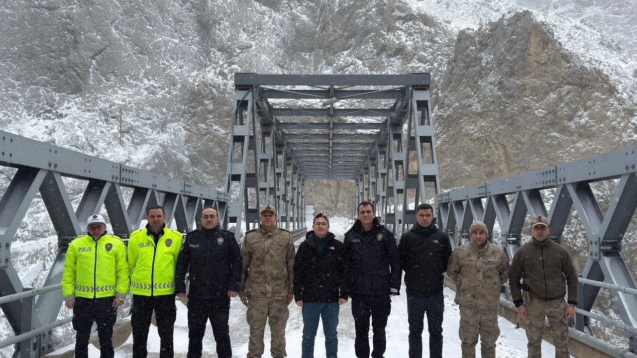 Kemaliye'de Kar ve Buzlanma Tedbirleri Artırıldı