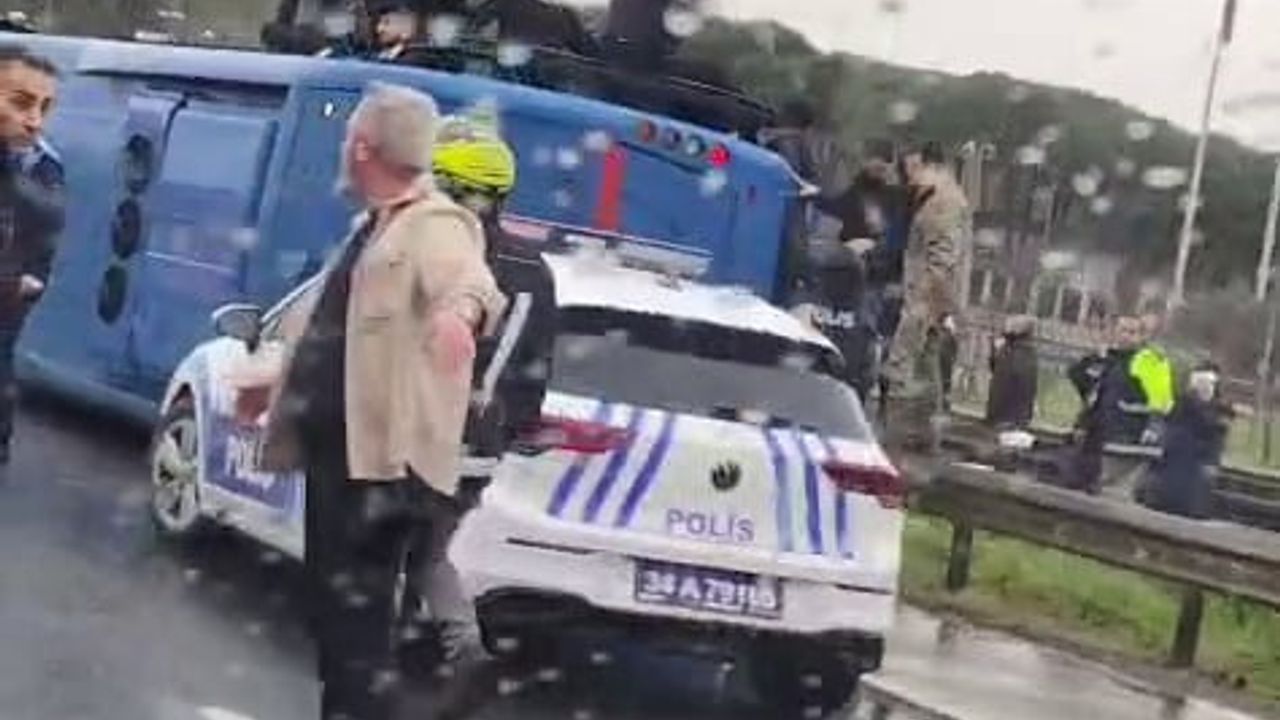 Kemerburgaz İstikametinde Cezaevi Aracı Devrildi